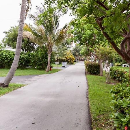 Comfortable Home, 7 Min Walk To Beach, Hot Tub, Pompano Beach Dış mekan fotoğraf