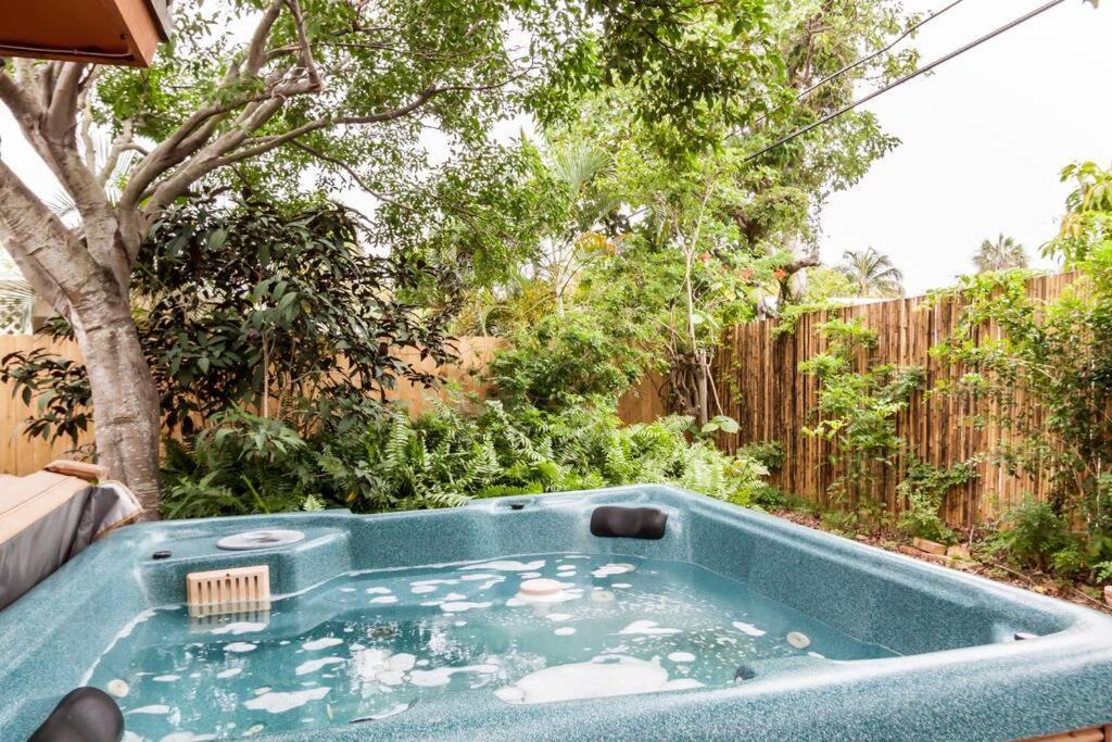 Comfortable Home, 7 Min Walk To Beach, Hot Tub, Pompano Beach Dış mekan fotoğraf