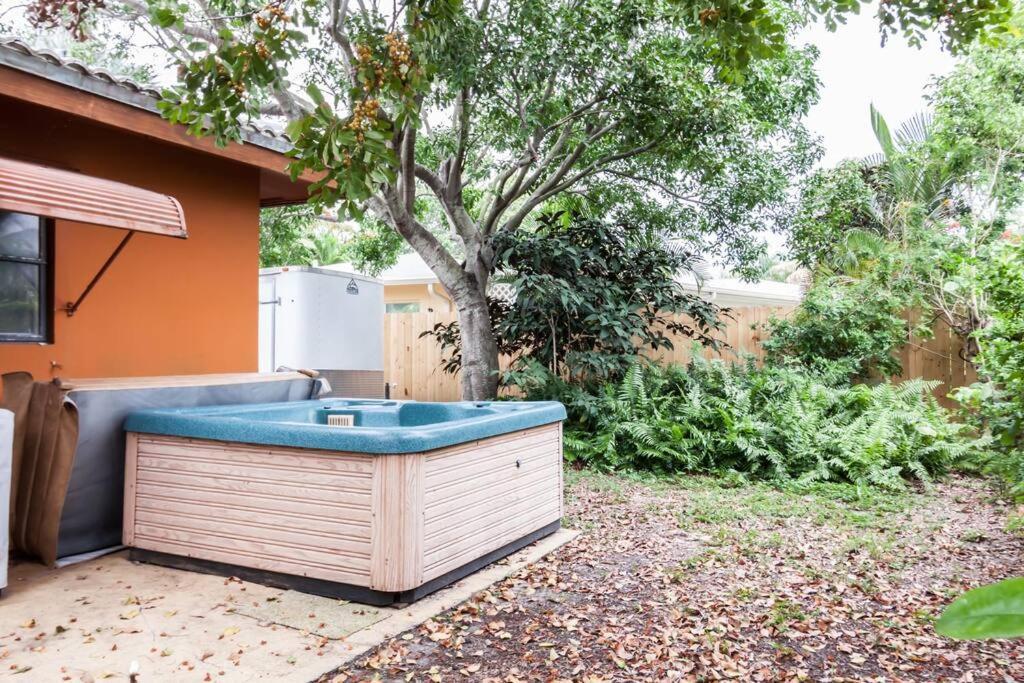Comfortable Home, 7 Min Walk To Beach, Hot Tub, Pompano Beach Dış mekan fotoğraf