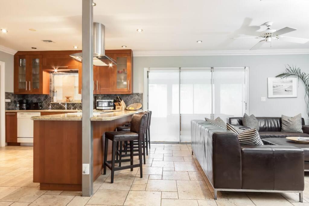 Comfortable Home, 7 Min Walk To Beach, Hot Tub, Pompano Beach Dış mekan fotoğraf